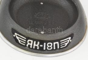 Yak-18P szovjet műrepülőgép modell, fém talapzaton, m: 20 cm