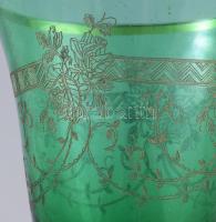 Antik cseh kristály kupa, zöld színezésű, aranyszínű festéssel, ezüstözött fém talpon, m: 21 cm