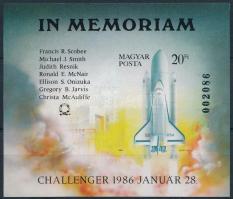 1986 In memoriam Challenger vágott blokk (4.500)