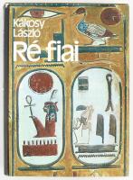 Kákosy László: Ré fiai. Az ókori Egyiptom története és kultúrája. Bp., 1979, Gondolat. Első kiadás. Egészoldalas fotókkal illusztrálva. Kiadói egészvászon-kötés, kiadói papír védőborítóban.