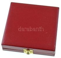 2005. "Emlékérem Budapesti Divatiskola 1985-2005" kétoldalas, öntött bronz emlékérem, ered...