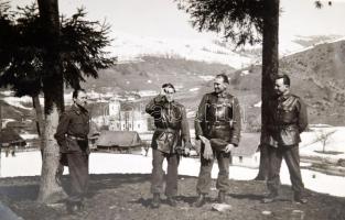 cca 1938-1945 II. világháborús katonai fotók VIII. légvédelmi tüzér osztag katonái,mozgalmas képeken...