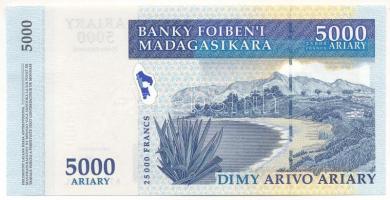 Madagaszkár DN (2003-2006) 5000A T:UNC Madagascar ND (2003-2006) 5000 Ariary C:UNC Krause P#84