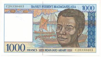 Madagaszkár DN (1996-2004) 1000Fr T:UNC Madagascar ND (1996-2004) 1000 Francs C:UNC Krause P#76b