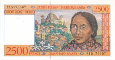 Madagaszkár DN (1998-2004) 2500Fr T:UNC Madagascar ND (1998-2004) 2500 Francs C:UNC Krause P#81