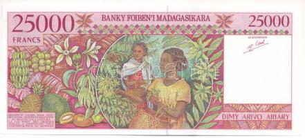 Madagaszkár DN (1998-2003) 25.000Fr T:UNC
Madagascar ND (1998-2003) 25.000 Francs C:UNC
Krause P#8...