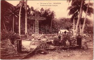 Iles sous le Vent, Fenua Raro Mata'i - Huahine, Mata'irea; Tombe de Soldat francais / French soldier tomb