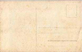 Ismeretlen település, kastély belseje. photo (fl)