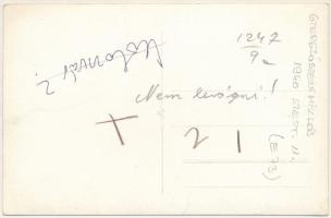 1940 Kolozsvár, Cluj; bevonulás, csendőr virágokkal feldíszített autóban, háttérben az evangélikus t...