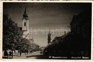 1943 Beszterce, Bistritz, Bistrita; Mussolini utca / Mussolini Gasse / street view, churches