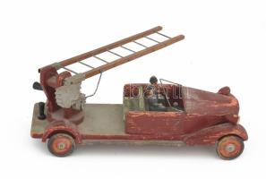 Régi fa játék tűzoltókocsi, sérülésekkel, kopásnyomokkal, 36×11 cm