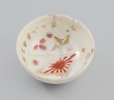 Japán porcelán katonai szakés csésze. cca 1940-1944, gyalogság, sérült, d: 6,5 cm