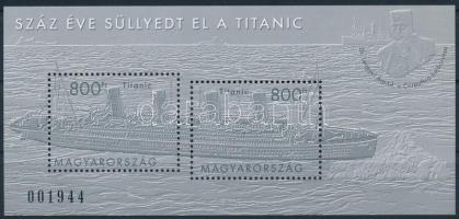 2012 Száz éve süllyedt el a Titanic feketenyomat blokk (5.500)