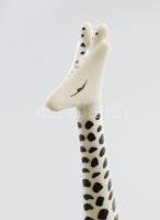 Hollóházi art deco zsiráf. Terv.: Grunda Károly. Kézzel festett, jelzett, hibátlan, m: 19,5 cm