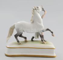 Herendi, Óherendi lovát fékező csikós legény, kézzel festett, jelzett, hibátlan, m: 20 cm, h: 28 cm