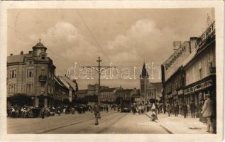 Pozsony, Pressburg, Bratislava; Námestie republiky / Köztársaság tér, Duschinsky üzlete, piac, villamos / square, shops, market, tram (fl)