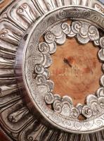 Tibeti buddhista koldulótál. Fa, ezüst (Ag), Tibet, cca 19. sz. közepe - második fele, d: 12,5 cm, m...