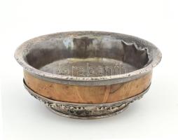 Tibeti buddhista koldulótál. Fa, ezüst (Ag), Tibet, cca 19. sz. közepe - második fele, d: 13,5 cm, m: 5 cm, bruttó: 249g /// Tibetan Buddhist alms bowl. Wood, silver (Ag), Tibet, circa mid to late 19th century, diameter: 13.5 cm, height: 5 cm, weight: 249g.