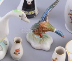 14 darabos nagyrészt Hollóházi tétel, közte harmonikás, matyó lány, liba figurák, bonbonierek, tálká...