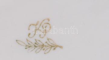 14 darabos nagyrészt Hollóházi tétel, közte harmonikás, matyó lány, liba figurák, bonbonierek, tálká...