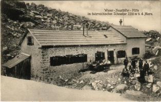 Tirol, Wiener-Neustädter-Hütte im österreichische Schneekar 2216 m ü. d. Meere / mounain tourist house