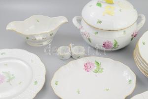 Herendi Tertia 23 darabos étkészlet, 1-1 leveses- és süteményes tál hiánnyal, minimális kopottsággal