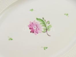 Herendi Tertia 23 darabos étkészlet, 1-1 leveses- és süteményes tál hiánnyal, minimális kopottsággal