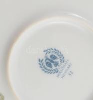 Hollóházi Jurcsák László által tervezett mintával díszített porcelán bonbonier, matricás, jelzett, h...