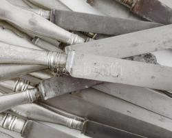 Vegyes Berndorf és Szandrik alpakka evőeszközök, nagyrészt hatos készlet