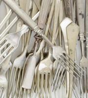 Vegyes Berndorf és Szandrik alpakka evőeszközök, nagyrészt hatos készlet