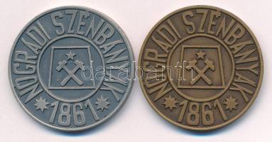 ~1960-1970. "Nógrádi szénbányák 1861 / Föld Alatti Bányamúzeum, Salgótarján" bronz és ezüstpatinázott bronz emlékérem pár (42,5mm) T:AU