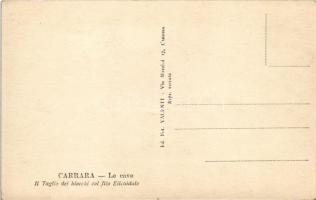 Carrara, Le Cave, Il Taglio dei bloccki col filo Elicoidale / Cutting blocks with helical wire at th...