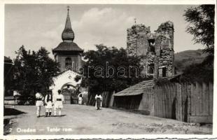 Óradna tatar ruins and folkwear