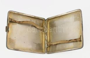 Ezüst (Ag) cigaretta tárca és egy fél tárca, jelzett, bruttó: 146g