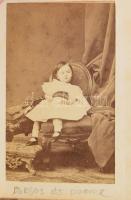 cca 1860-1870 Régi vörös egészbőr fotóalbum, réz kapcsokkal, aranyozott tábla élekkel, 10 táblán 20 ...