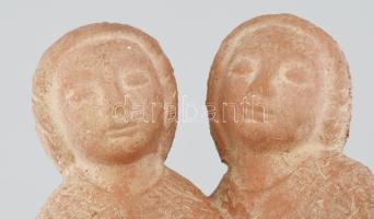 Johannes Fischedick (német 1908-1984): Olvasó gyermekpár. Terrakotta, jelzés nélkül, m: 18,5 cm