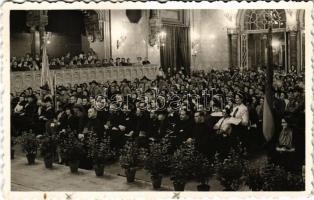 1940 Budapest V. Dolgozó Lányok Otthona gyűlése a Pesti Vigadóban, Anna főhercegnő, mögötte Schlachta Margit, cserkészek. photo