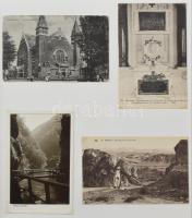 Főleg régi fekete-fehér képeslapok gyűjteménye, kb 300 db külföldi városképes lap nagyméretű albumba...