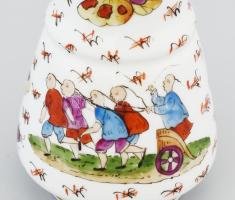 cca 19. sz. közepe, kínaizáló mintával festett, humoros jelenettel díszített kiöntő, jelzés nélkül, ...