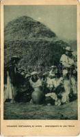 1924 Ecuador, Costumbres de Indios, Descansando de una trilla / Native Ecuadorian folklore, Indigenous people resting after threshing (EK)