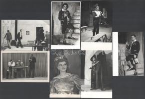 Színpadi jelenetek, 15 db fotó, egyik hátoldalán pecséttel, 14×9 cm