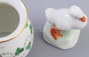 2 db porcelán: Herendi kacsa. Kézzel festett, jelzett, hibátlan 7 cm + Petrezselyem mintás váza, jel...