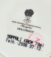 Hollóházi Szász Endre által tervezett mintával díszített porcelán tégely, jelzett, m: 5,5 cm