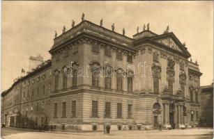 1926 Wien, Vienna, Bécs; Magyar Királyi Nemesi Testőrség palotája, Magyar Testőrpalota, 1924-től a Collegium Hungaricum székhelye volt a palotában / Palais Trautson / Palace of the Hungarian Guard. Since 1920, the Hungarian Historical Institute in Vienna, and since 1924 the Collegium Hungaricum were headquartered in the palace. photo