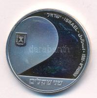 Izrael 1981. 2Sh Ag "Izrael függetlenségének 33. évfordulója" T:UNC (eredetileg PP) Israel 1981. 2 Sheqalim Ag "Israel's 33rd Anniversary of Independence" C:UNC (originally PP) Krause KM#112