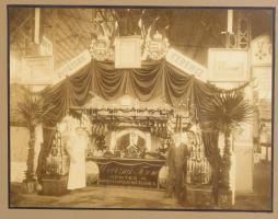 cca 1896 Dvorzsák Ferenc óbudai hentes mester feldíszített pavilonja a millenniumi (?) kiállításon, ...