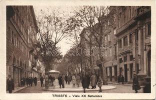 Triest shopping street and café (EB)