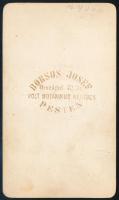 cca 1865 Házaspár portréja, keményhátú fotó Borsos József pesti műterméből, 10,5×6 cm
