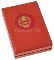 1957. "Szocialista Munkáért Érdemérem" zománcozott fém kitüntetés mellszalagon, miniatűrre...