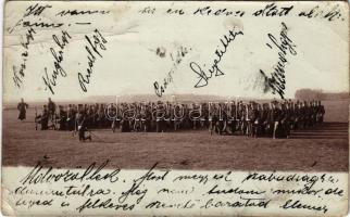 1904 Osztrák-magyar hadsereg gyakorlat közben, térdelő katonák / K.u.k. military training, soldiers. photo (fa)